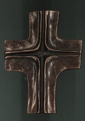 Croix murale en bronze