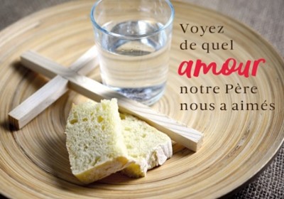 Carte postale citation Croix, pain et eau sur une assiette