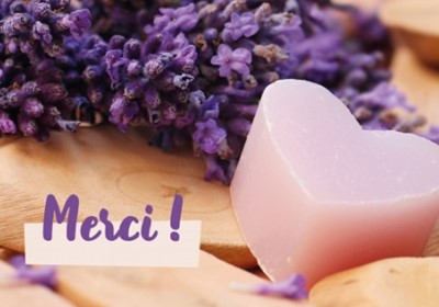 Mini carte savon en forme de cœur et lavande