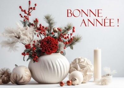 Carte postale bonne année composition florale de Noël dans un vase et bougies
