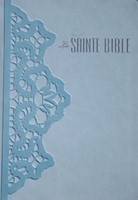 Bible de couleur bleu ciel avec un motif dentelle en relief