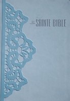 Bible de couleur bleu ciel avec un motif dentelle en relief