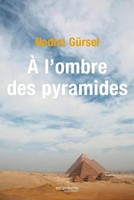 A l'ombre des pyramides