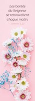 Marque-pages bouquet de fleurs blanches sur fond rose
