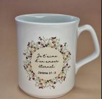 Tasse brillante blanche couronne de fleurs