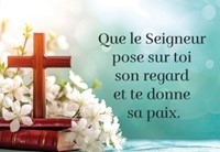 Mini carte Croix en bois sur une Bible