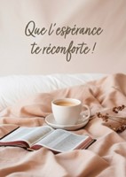 Carte postale message Bible et tasse de café sur une couverture